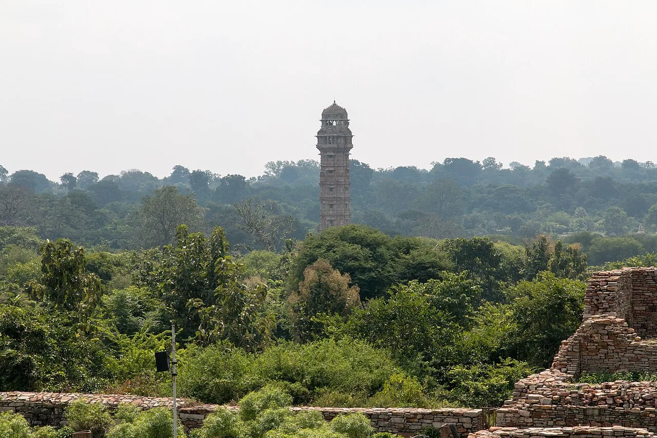 Chittorgarh Travel Guide: India's Largest Fort