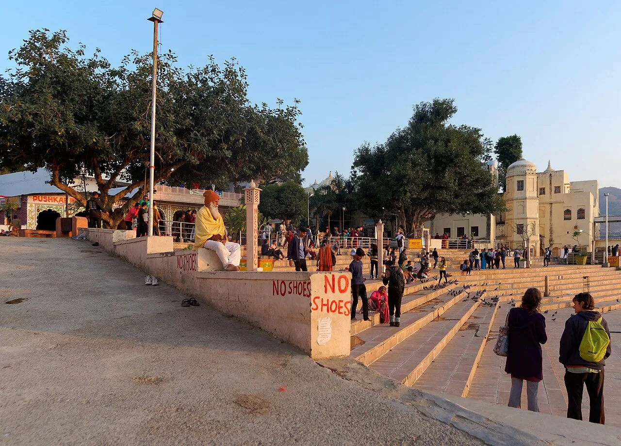 Pushkar Travel Guide: Lake, Temple & Camel Fair
